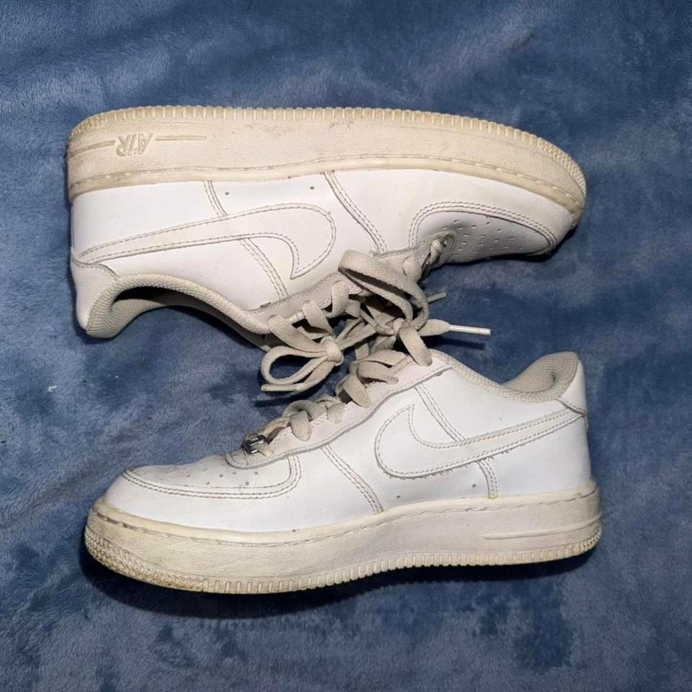 Nike Air Force 1‎ white trainers. Size US 5.5
